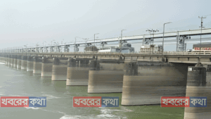 "ফারাক্কার ফাঁদে বাংলাদেশ: বাঁধের পঞ্চাশ বছরের বেদনা ও বিপর্যয়।"