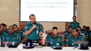নিষিদ্ধ রাজনৈতিক দলের কার্যক্রম ও নাশকতার ব্যাপারে সর্বোচ্চ সতর্ক থাকতে হবে: ডিএমপি কমিশনার